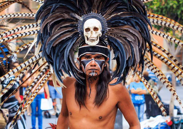 Fest zu Ehren des aztekischen Gottes Xipe Totec