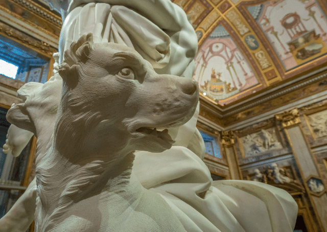 Statue des Kerberos, Plutos Hund