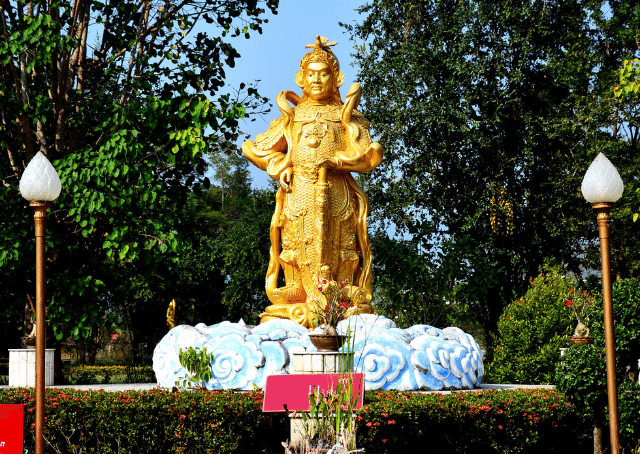 Statue des chinesischen Gottes des Geldes Caishen