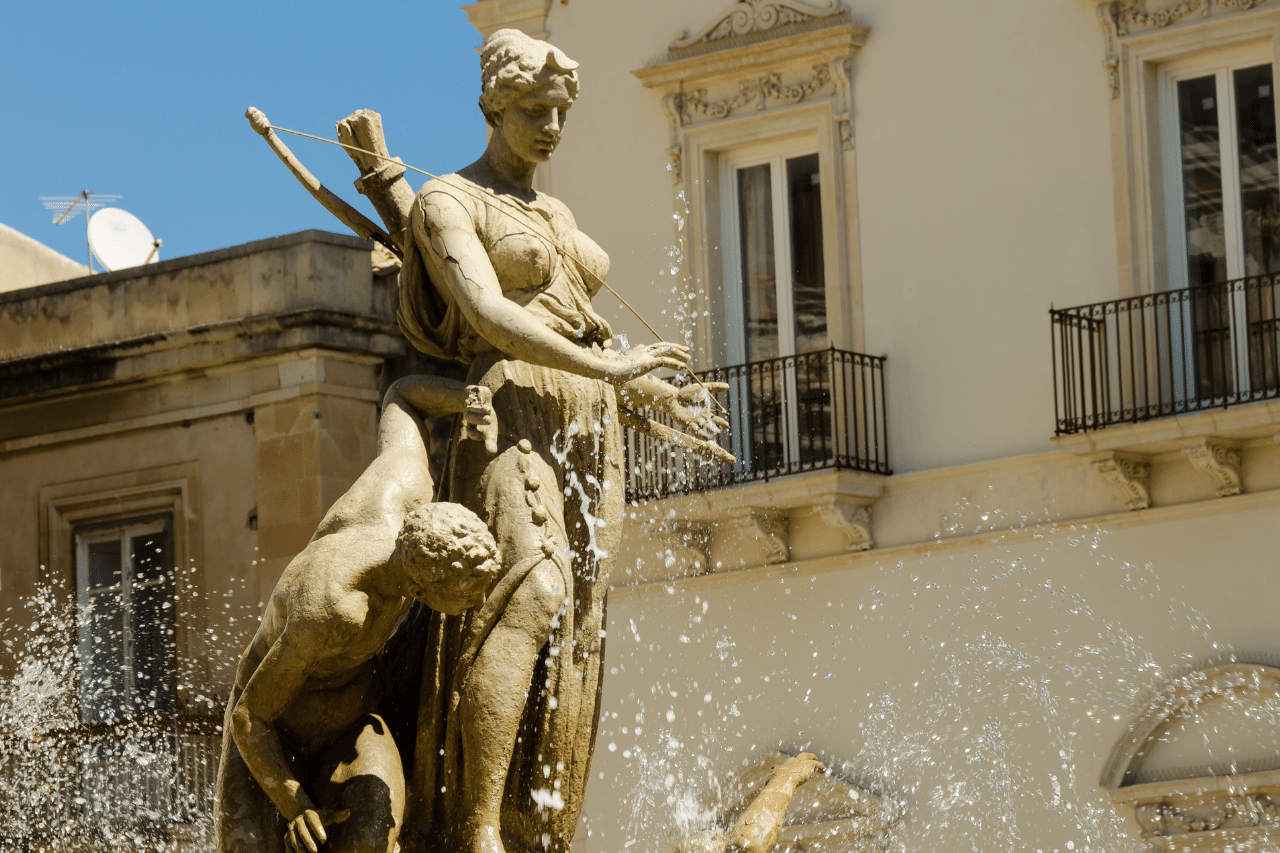 Statue der Jagdgöttin Diana