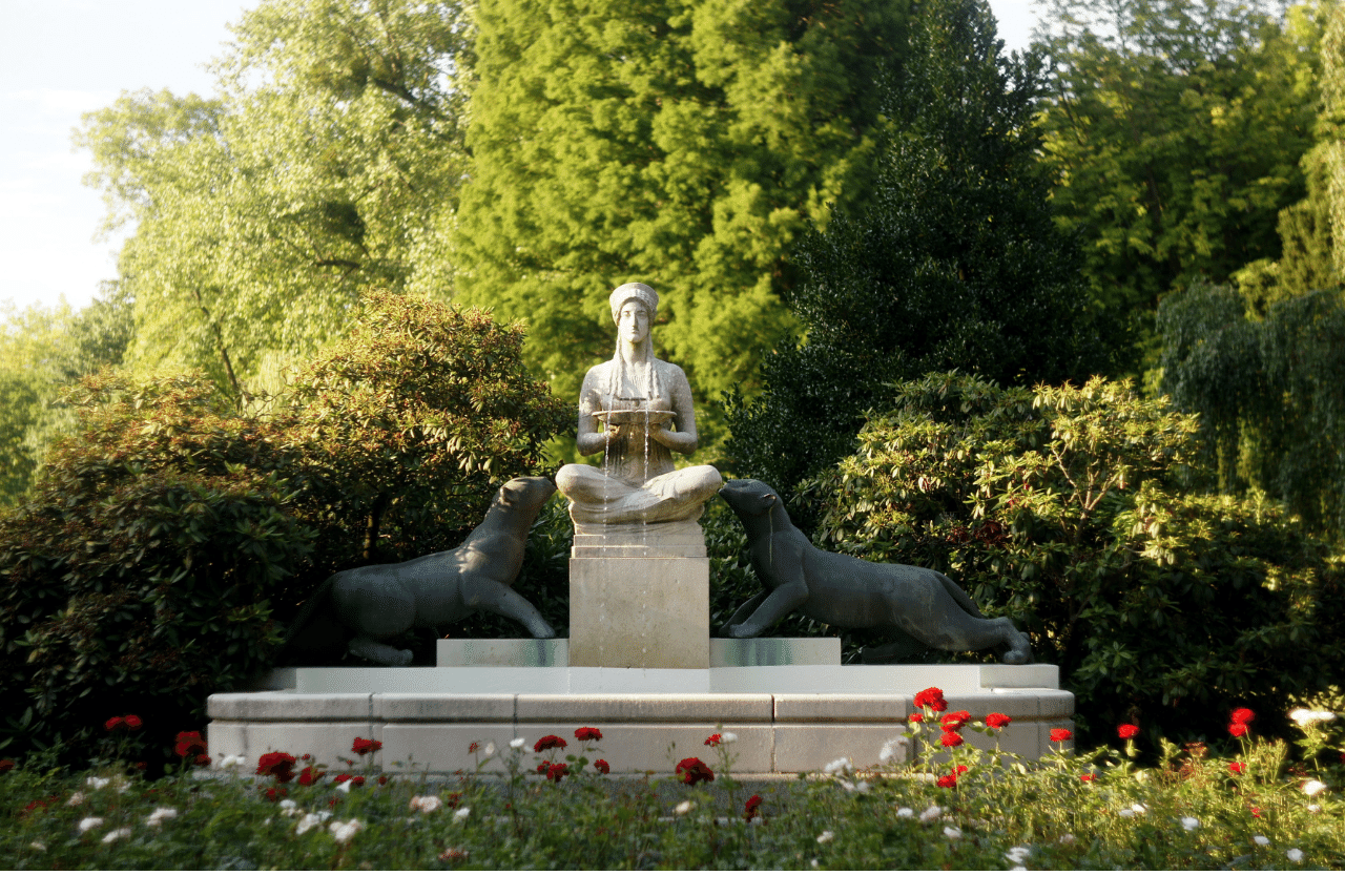 Statue von Fuxi, dem ursprünglichen Ahnen der Menschheit, der Chinas erster Held wurde