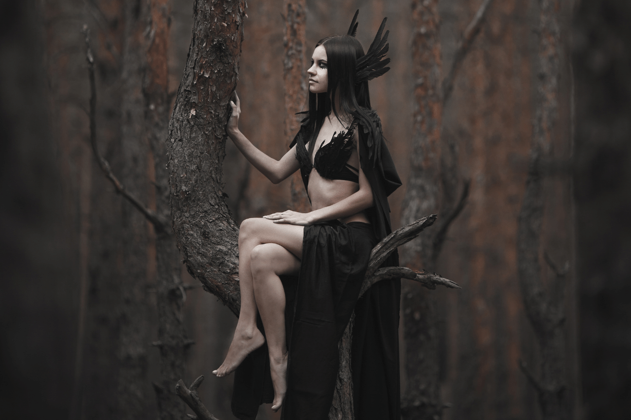 Darstellung der Phantomkönigin Morrigan als Frau