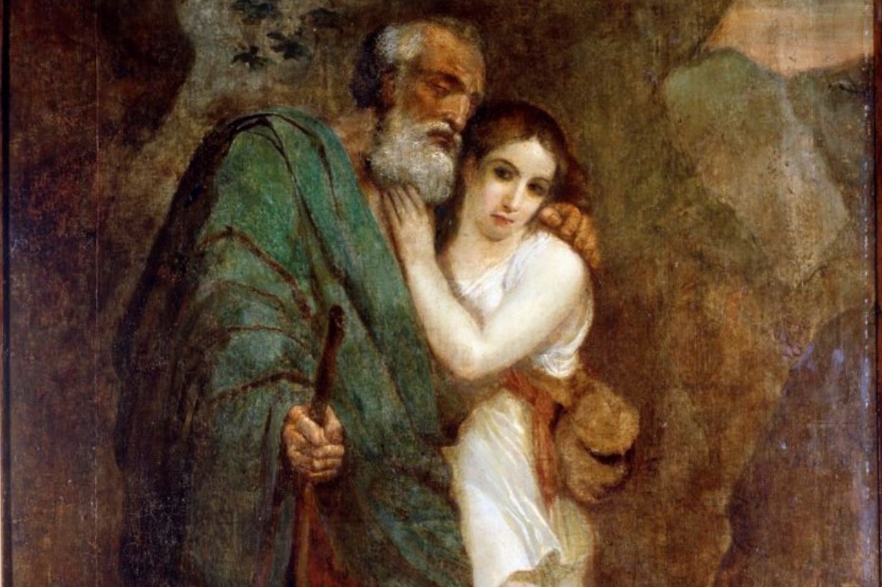 Antigone literary devices - motifs and imagery in Greek tragedy