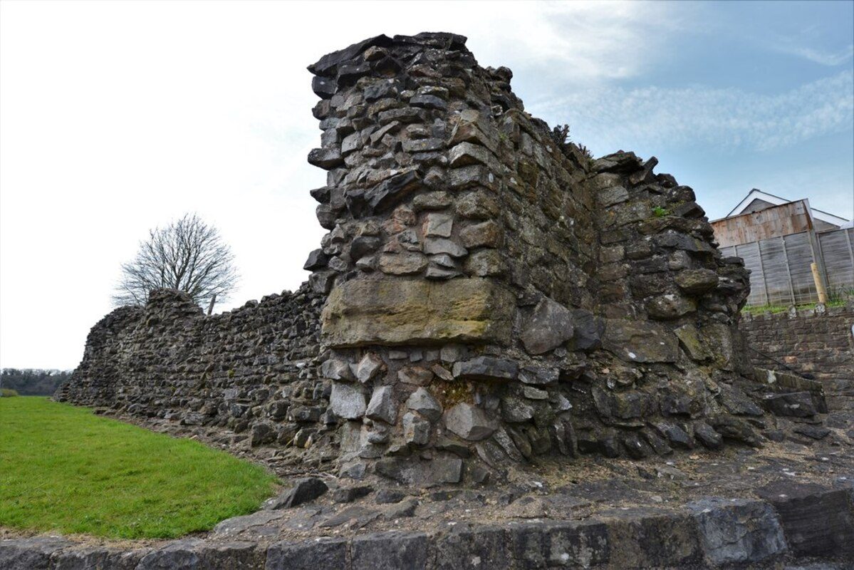 Einige der römischen Ruinen von Caerwent, Gwent. Foto von Michael Garlick, CC-BY 2.0