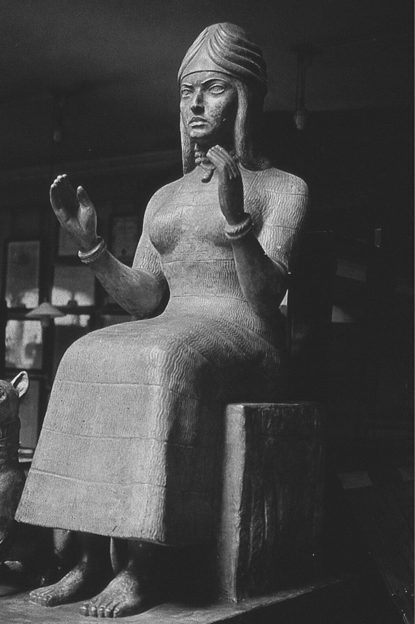 Gula Göttin sitzende Skulptur