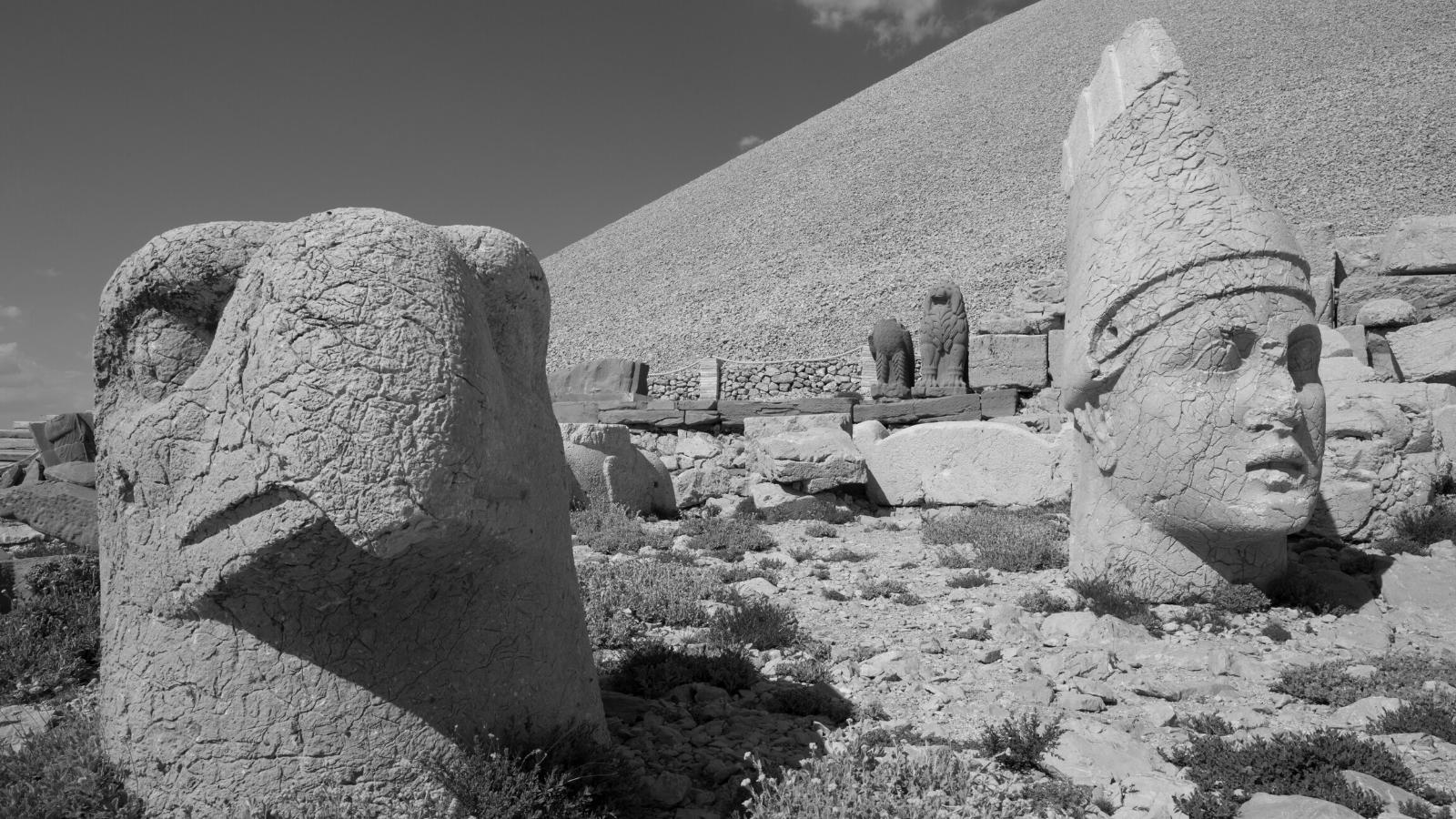 Alte persische Götter: Aufstieg und Fall der antiken Gottheiten