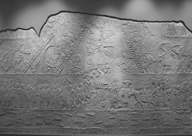 Monument showing life in Sumer