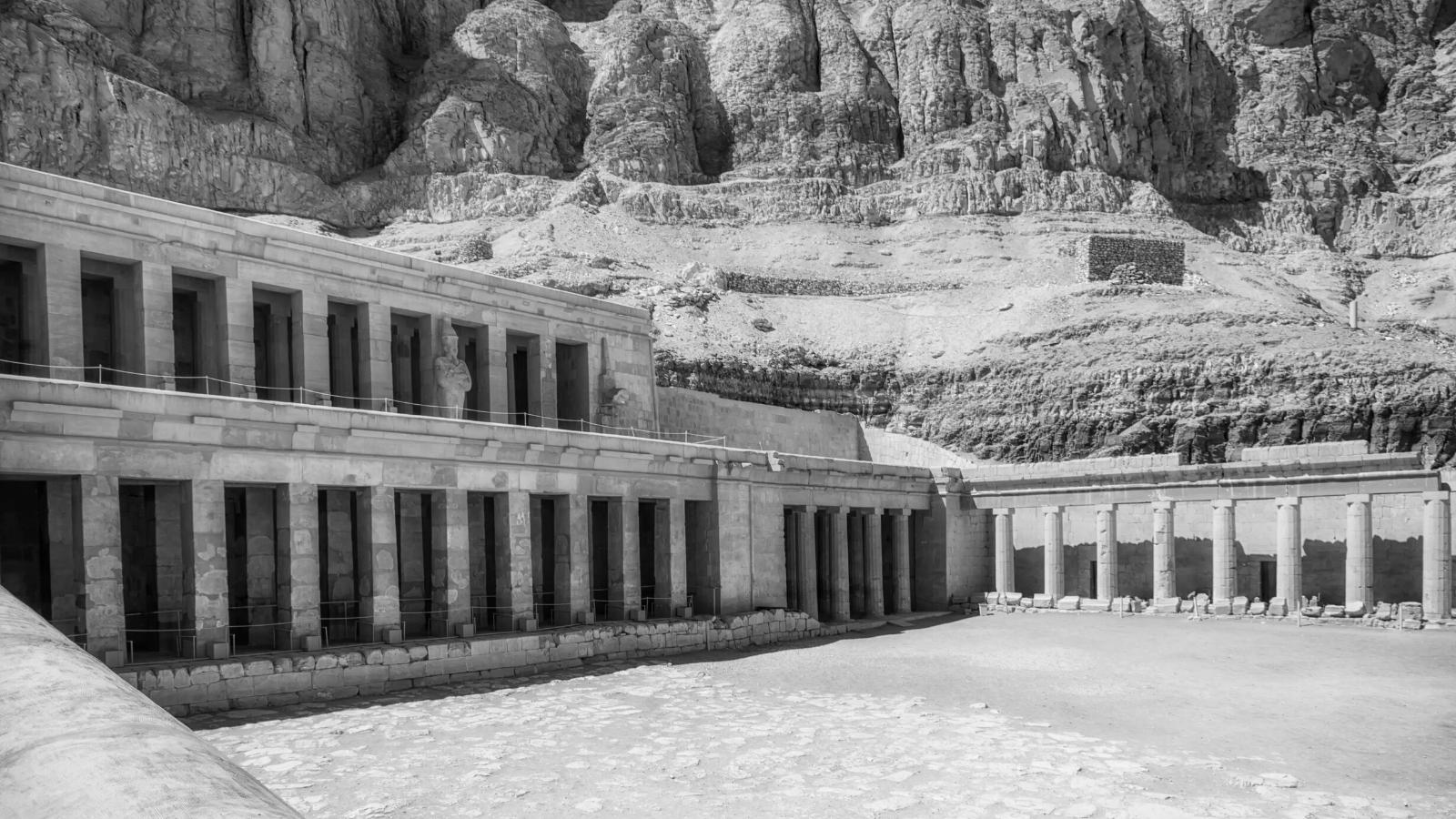 Senenmut: Ein hochrangiger Commoner in der Nähe des Throns