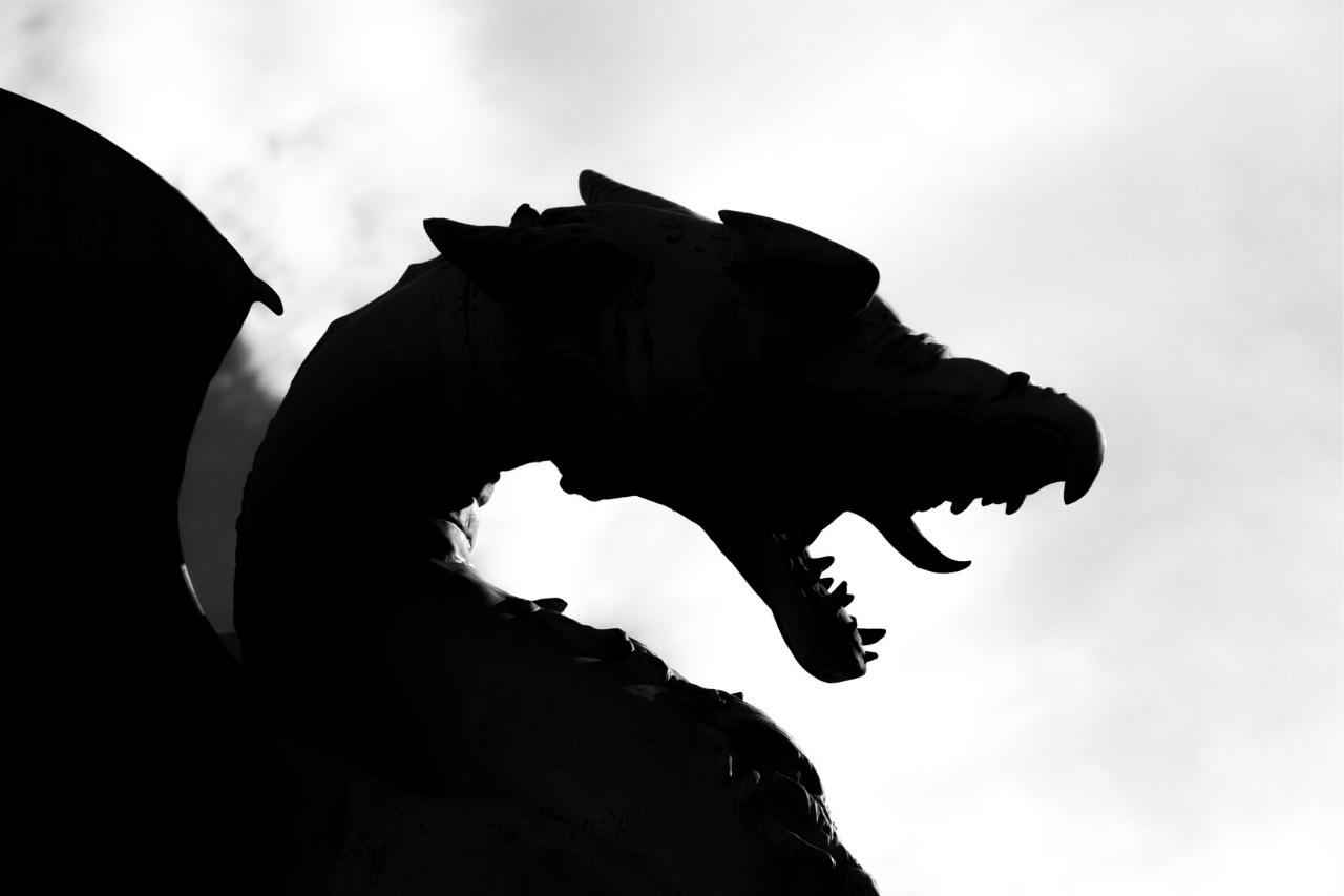 Tiamat: Die urmütterliche Meeresgöttin, die an ihrer eigenen Rache zugrund ging