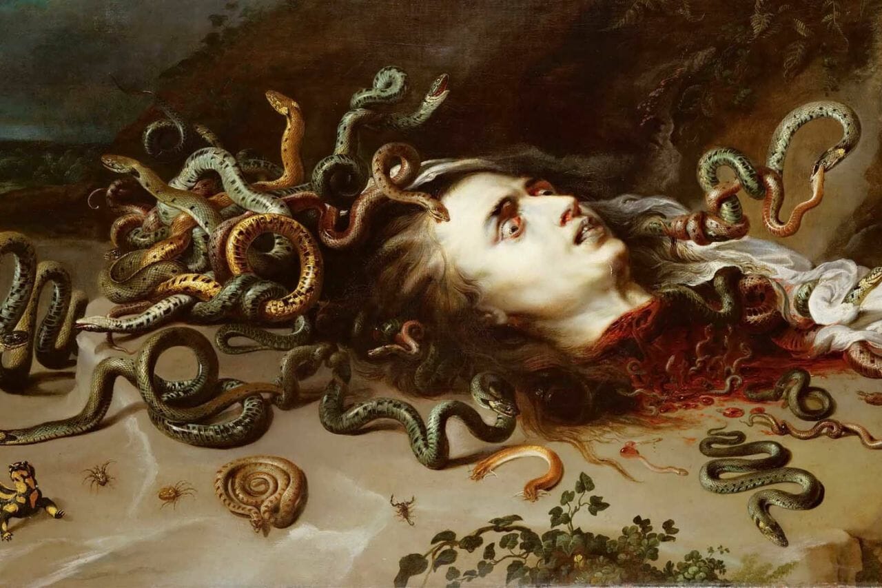 Warum wurde Medusa verflucht? Die zwei Seiten der Geschichte über Medusas Blick
