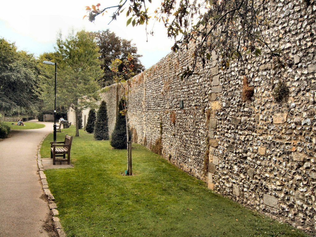 Stadtmauern von Winchester. Foto von Paul Gillett, CC-BY 2.0